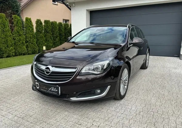 opel insignia Opel Insignia cena 39900 przebieg: 176000, rok produkcji 2015 z Biskupiec